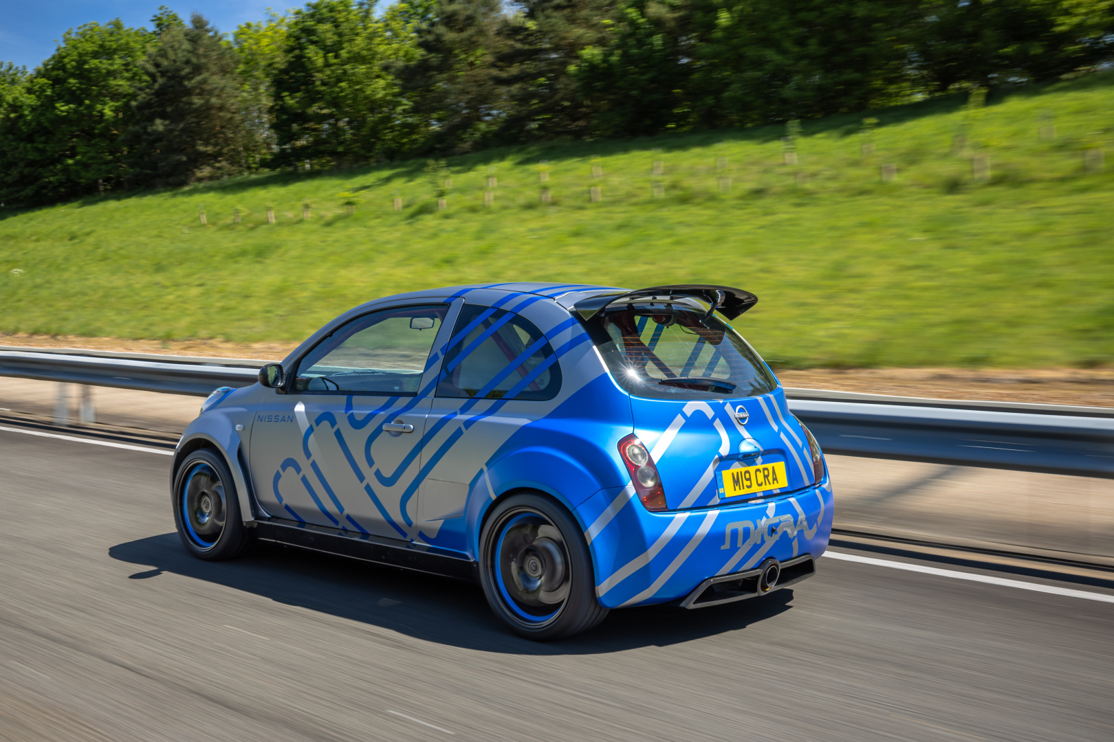 SMALL_Nissan_Micra_350SR_045
